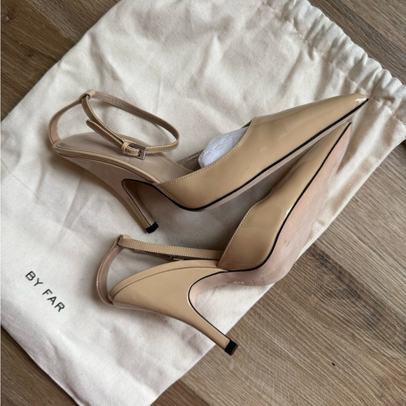 NWOT BY FAR Eliza Kraft Patent Leather Pumps - Picture 6 of 8